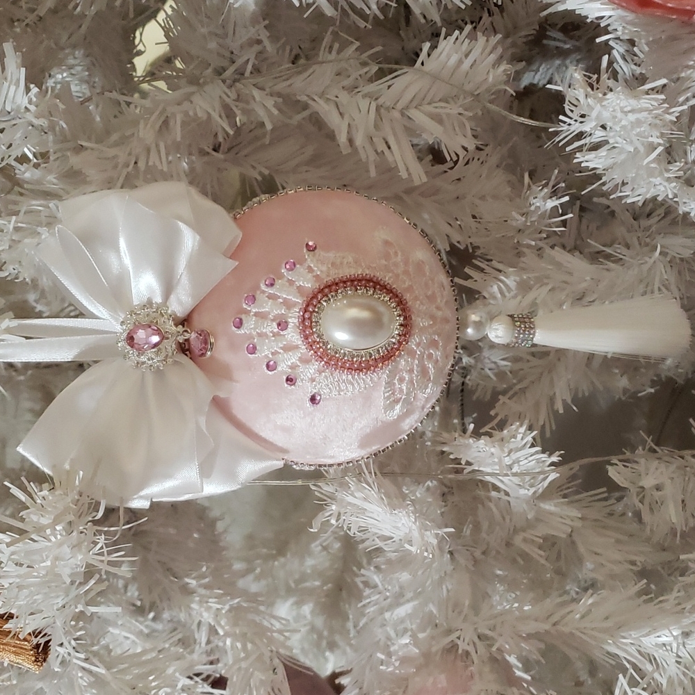 Victorian Exclusive Christmas Ornaments